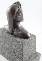 Dante mellszobra, márvány talapzaton, m: 19 cm
