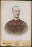 cca 1890 Pap portréja, keményhátú fotó Singer József újvidéki műterméből, kopásnyomokkal, 16,5×10,5 cm