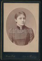 cca 1885 Női portré, keményhátú fotó Kozics Ede pozsonyi műterméből, 16,5×10,5 cm