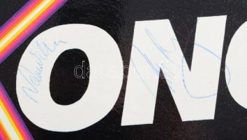 Bornai Tibor (1955- ), Bródy János (1946- ), Cserepes Károly (1951- ), Móricz Mihály (1948- ) és Németh Oszkár (1946-2021) által aláírt bakelit lemez: Illés, Koncz Zsuzsa, Fonográf, Tolcsvay - A Koncert. 2 x Vinyl, LP, Album, Stereo. Pepita, 1981. VG+