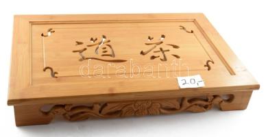 Kínai fa ágyasztal, dobozában, 31x47 cm