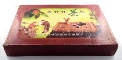 Kínai fa ágyasztal, dobozában, 31x47 cm