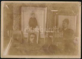 cca 1900 Íróasztal a feliratozó fényképével, keményhátú fotó hátoldalon feliratozva, 13×18 cm