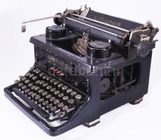 1938-1942 Urania Model 8 írógép. Magyar nyelvű billentyűzettel, 40x35x26 cm /// KIZÁRÓLAG SZEMÉLYES ...