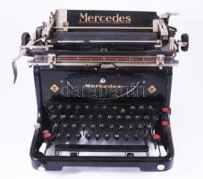 cca 1925-1930 Mercedes-Bureau-Maschinen G.m.b.H. "Mercedes" írógép, magyar nyelvű billentyűzettel, 30x30x25 cm /// KIZÁRÓLAG SZEMÉLYES ÁTVÉTEL, NEM POSTÁZZUK! / ONLY PERSONAL COLLECTION AT OUR OFFICE!