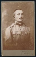 cca 1910 Katonaportré, keményhátú fotó Lang Henrik brassói műterméből, 10,5×,5 cm
