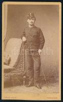 cca 1870 Egyenruhás férfi egészalakos portréja, vizitkártya Fridolin Hess temesvári (Timisoara) műterméből, 10,5x6,5 cm