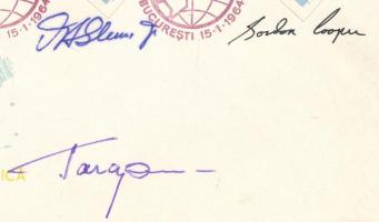 Jurij Alekszejevics Gagarin (1934-1968), szovjet és John Glenn (1921-2016), Gordon Cooper (1927-2004) amerikai űrhajósok autográf aláírásai alkalmi borítékon / Autograph signature of Yuriy Alekseyevich Gagarin (1934-1968), Soviet and John Glenn (1921-2016) and Gordon Cooper (1927-2004) American astronauts on special cover