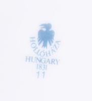 Hollóházi Szász Endre tervezte mintával díszített váza, jelzett, kis kopással, m: 25,5 cm