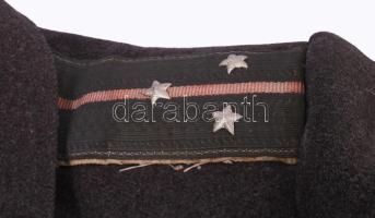 Szovjet repülőtiszti főhadnagyi katonai kabát kitüntetésekkel