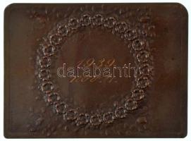 Ausztria 1939. Fiatal pár eljegyzését ábrázoló, kétoldalas bronz plakett, hátoldalán vésett dátummal...