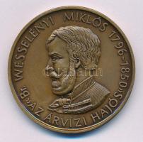 Bognár György (1944-) 1988. "Br. Wesselényi Miklós az Árvízi Hajós / A Pesti Nagy Árvíz 150 éves évfordulójára - M.M. Múzeum Baráti Kör Szécsény" bronz emlékérem (42,5mm) T:AU patina