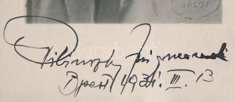 1934 Pilinszky Zsigmond (1883-1957) operaénekes (tenor) saját kezűleg aláírt és datált fotólapja, 14x9 cm