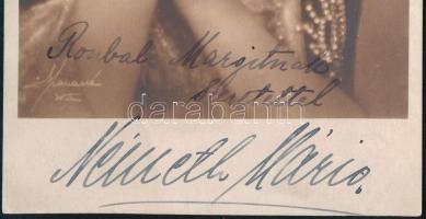 Németh Mária (1897-1967) operaénekes (szoprán) saját kezűleg dedikált fotólapja, 13,5x8 cm
