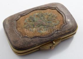 Antik női bőr tárca, kopott, 7x9 cm
