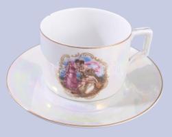 Zsolnay lüszteres zsánermintás kávés készlet, kiöntő nélkül, jelzett, egyik csészén pattanással