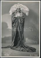 Gina Cigna (1900-2001) francia-olasz operaénekes (drámai szoprán) aláírt fotója, 15x10,5 cm / Signed...
