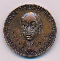 Nagy István János (1938-) 1991. "Gróf Teleki Pál - 1879-1941 - A magyar nép mártírja / "Nőttön nő tiszta fénye, amint időben, térben távozik - MÉE 1991" kétoldalas bronz emlékérem (42,5mm) T:AU patina  Adamo BP35