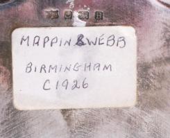 Angol ezüst (Ag) tálca, jelzett, d: 20,5 cm, nettó 305g