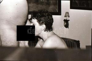 31 db amatőr erotikus, szex negatív kocka