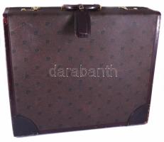 Pierre Cardin Paris utazóbőrönd, kis kopással, 47x56 cm