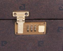 Pierre Cardin Paris utazóbőrönd, kis kopással, 47x56 cm