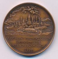 1990. "A kanizsai vár visszafoglalásának 300 éves emlékére Nagykanizsa Város Tanácsa" kétoldalas bronz emlékérem (42,5mm) T:AU patina