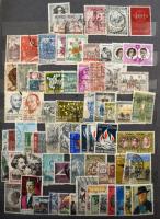 Vegyes külföldi bélyegek 8 db főleg A4 méretű berakóban és kevés albumlapon, benne rengeteg USA, Svédország, Olaszország, Bulgária stb, összességében több ezer darab bélyeg másodpéldányokkal + kb 50 db használt stecklap és néhány berakólap