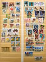 Vegyes külföldi bélyegek 8 db főleg A4 méretű berakóban és kevés albumlapon, benne rengeteg USA, Své...