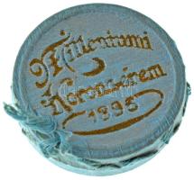 1896. "Millennium" 1 Koronás érme eredeti világoskék "Millenniumi Koronaérem - 1896" díszdoboza érme nélkül. A doboz szövete kissé foszlott Hungary 1896. "Millennium" 1 Korona coin's original, light blue case, without the coin. Worn case