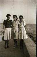 16 db régi negatív vegyes felvételekkel, közte balatoni képekkel, 6x9 cm