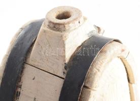 Régi fa kulacs, laza vasazással, m: 29 cm