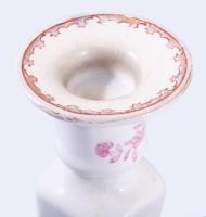 Európai exportra készült antik kínai címermintás gyertyatartó, hibátlan, m: 21,5 cm