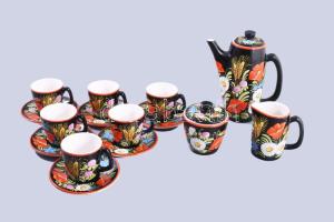 Lengyel népművészeti virágmintás kávés készlet, jelzés nélkül, teljes /// Polish folk-art floral-pattern coffee set, unmarked, complet.