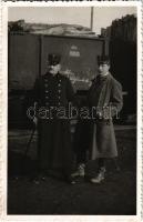 1916 Görgői és toporczi Görgey Miklós (1880-1943), a magyar királyi Koronaőrség parancsnoka az első világháborúban egy katonatiszttel, vonat / WWI Hungarian military officers, train. photo