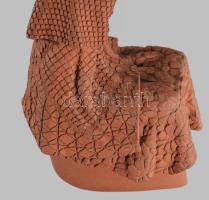 Garányi József (Budapest, 1928 - Budapest, 2015): Nőalak. Kézzel formált, mázas kerámia. Alján jelze...