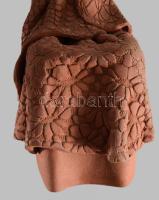 Garányi József (Budapest, 1928 - Budapest, 2015): Nőalak. Kézzel formált, mázas kerámia. Alján jelze...