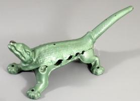 Antik krokodil alakos öntöttvas parafadugó zsugorító eszköz, h: 28 cm