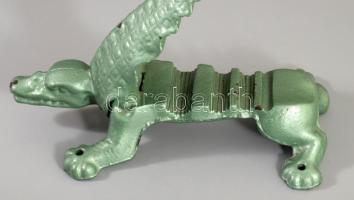 Antik krokodil alakos öntöttvas parafadugó zsugorító eszköz, h: 28 cm