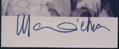 Marlene Dietrich (1901-1992) német színésznő, énekesnő aláírt fotója, 14,5x9 cm / Signed photo of Marlene Dietrich (1901-1992) German actress and singer