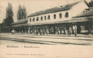 Kiskapus railway station