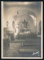 cca 1910 Az etesi (Nógrád megye) római katolikus templom belsejéről készített fotó, jelzett, hátoldalon feliratozva, jó állapotban, 12×8,5 cm