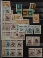 Postatiszta magyar anyag 1913-tól, kevés 1960 utánival, sok másodpéldány, nagy méretű 26 lapos berak...