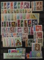 Postatiszta magyar anyag 1913-tól, kevés 1960 utánival, sok másodpéldány, nagy méretű 26 lapos berak...