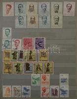 Jugoszláv több példányos tétel 13 lapos nagy alakú berakóban + 6 külön berakólapon