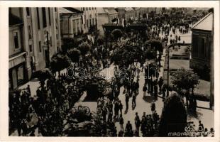 Marosvásárhely, Targu Mures; bevonulás, horogkeresztes zászló / entry of the Hungarian troops, swastika flag + "1940 Marosvásárhely visszatért" So. Stpl.