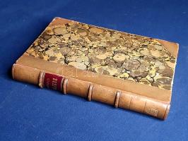 Mantzius, Karl:  Moliére. Les Theatres, Le Public & les Comédiens de son Temps. Traduit du danois par Maurice Pellison. Paris, 1908. Libraire Armand Colin (Imprimerie par Protat Freres, Macon). 1 t. (címkép) + [4] + XVI + 315 + [1] p. Egyetlen francia kiadás. Karl Mantzius (1860-1921) dán színész, operaénekes, színházi és filmrendező, színháztörténész gazdagon illusztrált Moliére-monográfiája korrajzba ágyazott színháztörténet. A mű eredeti nyelven 1904-ben jelent meg. A bekötött első borítón és a belív több oldalán régi gyűjteményi bélyegzés, a hátsó előzéken könyvkötői könyvjegy. Poss.: A Királyi Magyar Tudományegyetem könyvtára. Aranyozott, álbordázott korabeli félbőr kötésben (Hanser József, Budapest), a gerincen az aranyozott címfelirat bordó címkén, márványmintás festésű lapszélekkel. Dekoratív, szép példány.