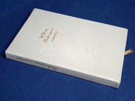 Shakespeare, William:  William Shakespeare szonettjei. Fordította Szabó Lőrinc. A rézkarcokat Würtz Ádám készítette. (Számozott.) [Budapest], 1964. Magyar Helikon Könyvkiadó (Kner Nyomda, Gyoma). [160] p. + 14 t. Kolofon: "Kötetünk William Shakespeare születésének négyszázadik évfordulójára készült. Szerkesztette Katona Tamás. A tipográfia és kötésterv Szántó Tibor munkája. A rézkarc-mellékletek nyomását a Pénzjegynyomda kivitelezte. Készült a Kner Nyomdában Gyomán, Cochin betűvel, kézi szedéssel, 10,700 példányban. Ebből 1500 példány bőrkötésben, számozva. Ez a könyv a 137. számú példány". Aranyozott kiadói bőrkötésben, felül aranyozott festésű lapszélekkel. Jó példány.