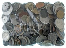 Vegyes, magyar és külföldi érmetétel 1950-ig, mintegy ~1kg súlyban T:vegyes Mixed, Hungarian and foreign coin lot, coins until 1950 (~1kg) C:mixed