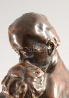 Olvashatatlan jelzéssel: A csók. Bronzírozott szobor, 10x8,5 cm